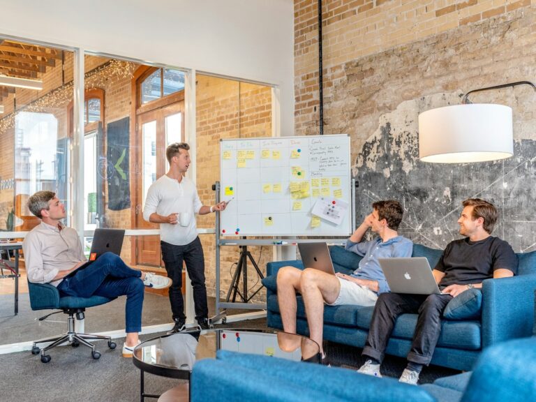 Tech Trends Shaping the Future of B2B Marketing
